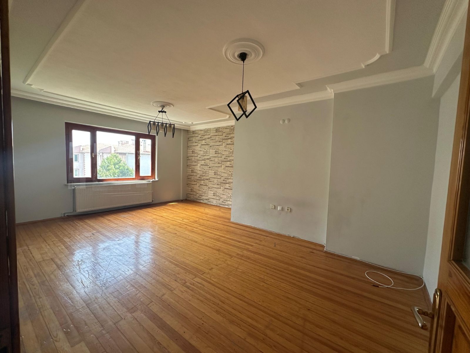 AKGÜN'DEN SATILIK ALANYURT'DA SİTE İÇİ 3+1 145 M2 ARAKAT DAİRE !