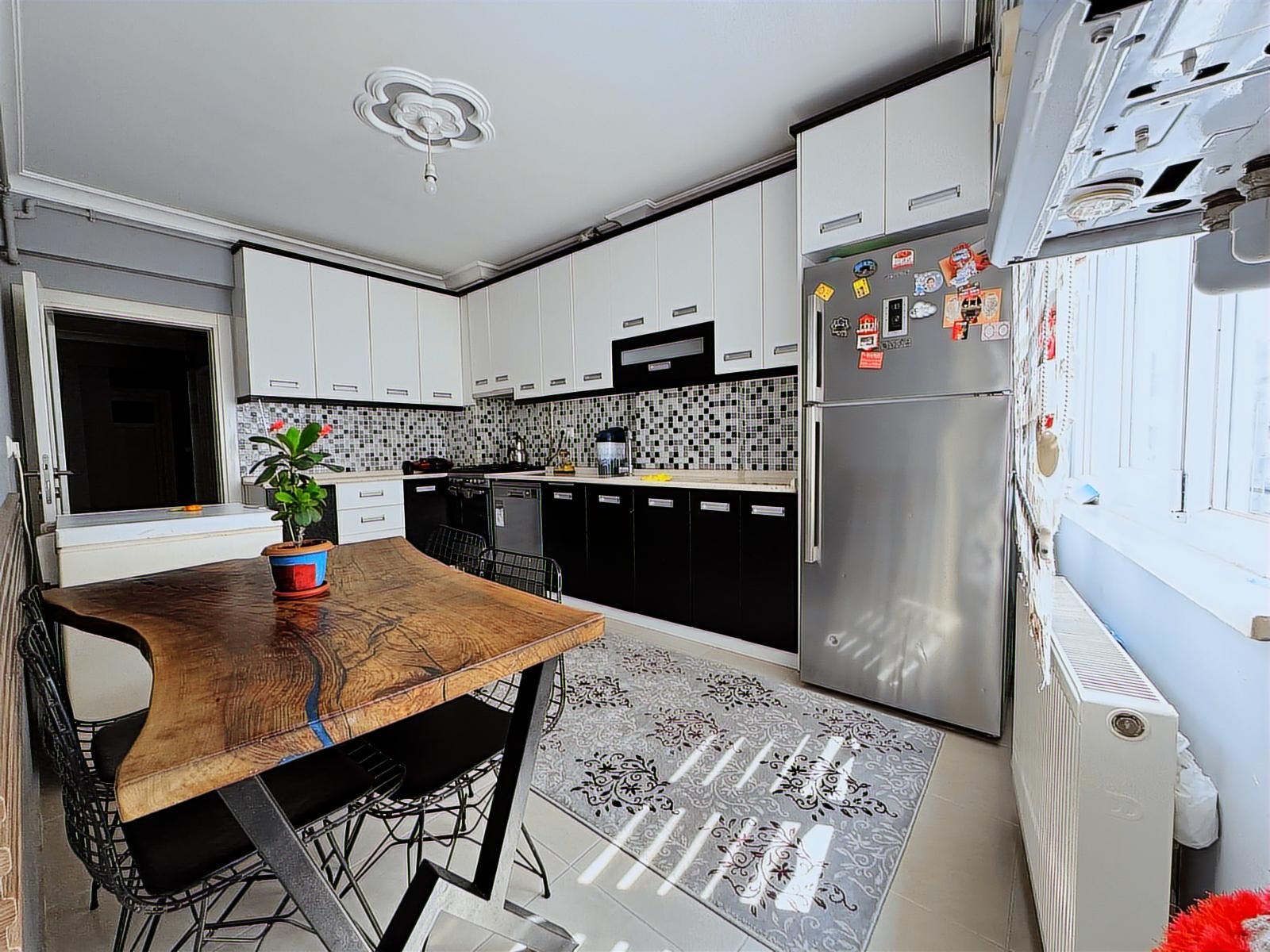 AKGÜN'DEN SATILIK SÜLEYMANİYE MH 110M2 2+1 12 YILLIK KÖŞE DAİRE!