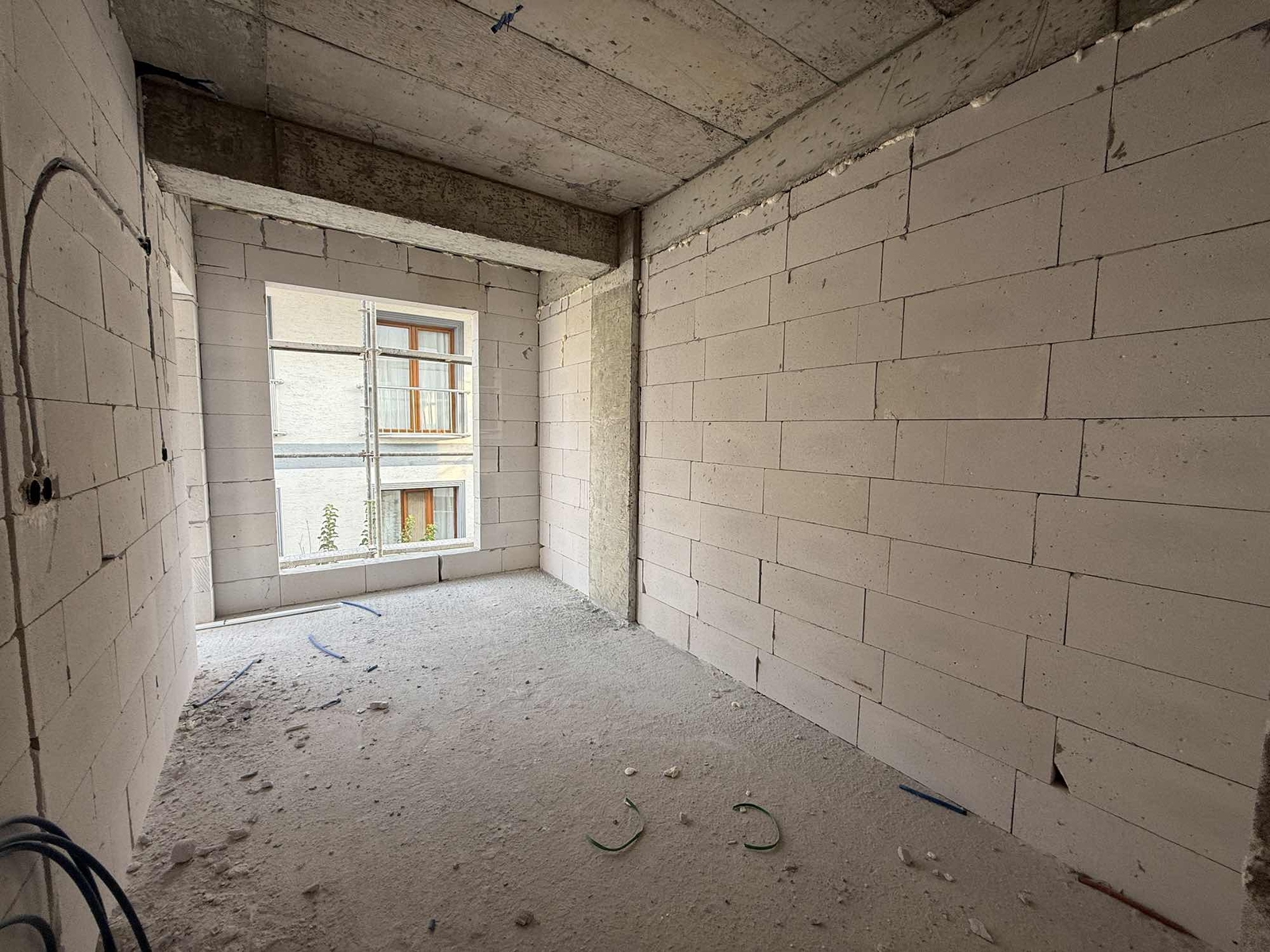 AKGÜN'DEN SATILIK KOZLUCA YOLUNDA 2+1 110 M2 LÜKS FIRSAT DAİRE !