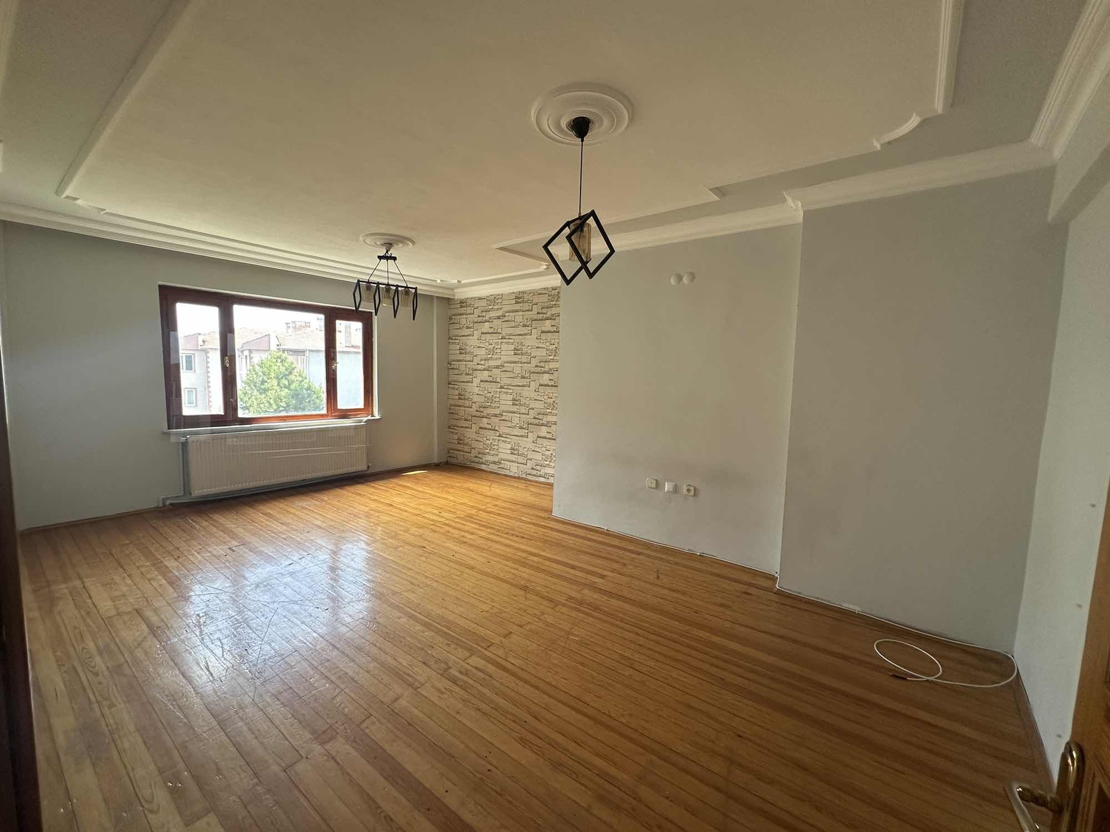 AKGÜN'DEN KİRALIK ALANYURT' MAH SİTE İÇİ ARAKAT 145 M2 3+1 DAİRE