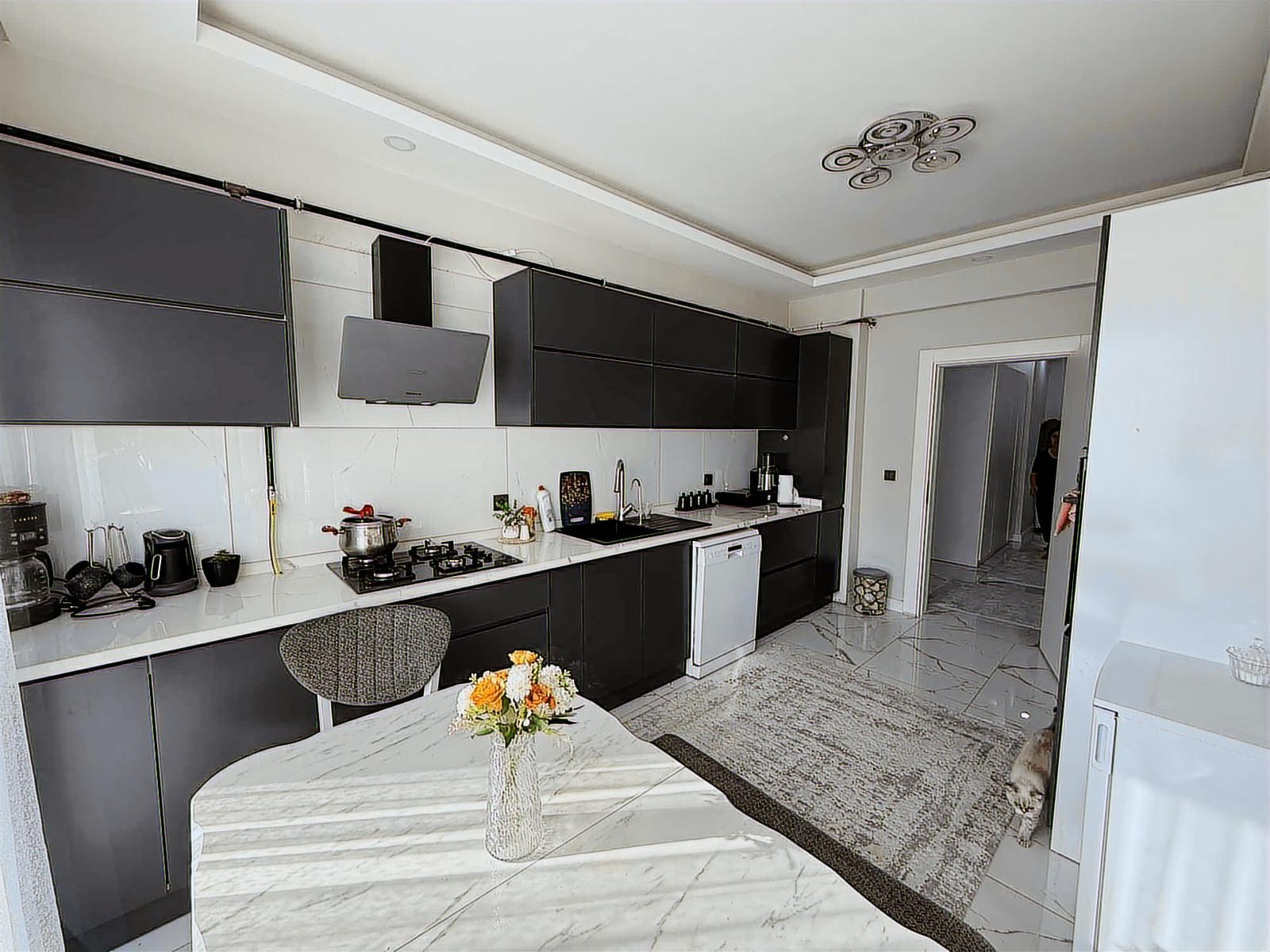 AKGÜN'DEN SATILIK LİLYUM PARK'TA 3+1 155 M2 LÜKS FIRSAT DAİRE !