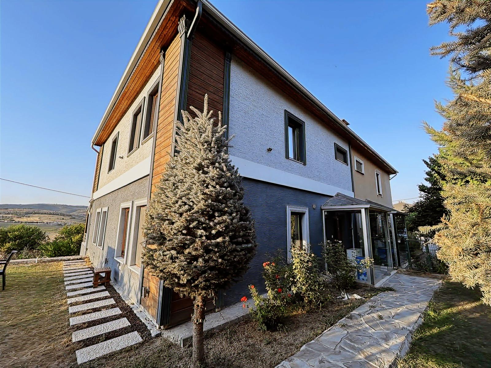 AKGÜN'DEN SATILIK İREM KENT VİLLALARINDA 4+1 260 M2 LÜKS VİLLA !