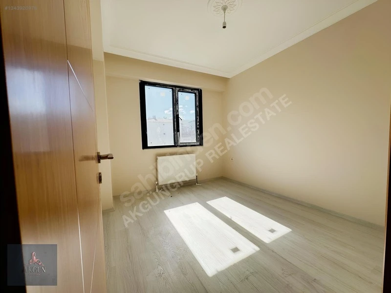 AKGÜN'DEN SATILIK SULTANBEYLİ M.AKİF MH 120M2 3+1 ARAKAT DAİRE ! Fotoğraf 5